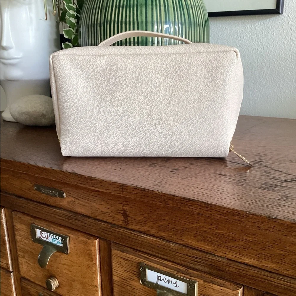 VOS High Capacity Makeup Bag, NWOT